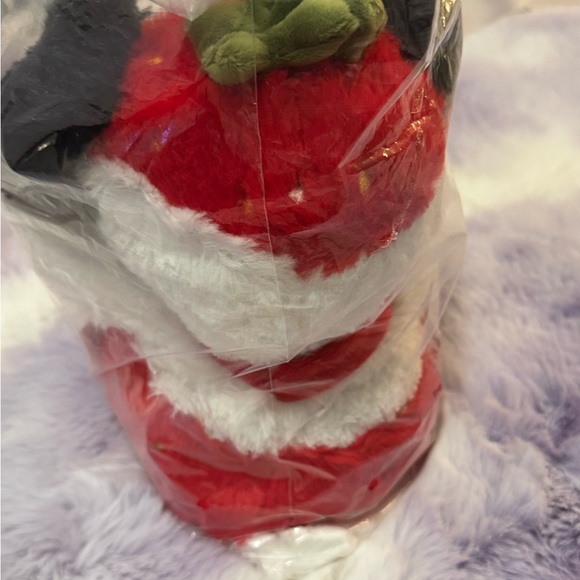 Snoopy Warmer as a Strawberry Plush - Picture 8 of 8